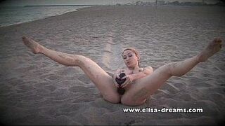 Naked and dirty with my huge black sextoy on the beach porn video